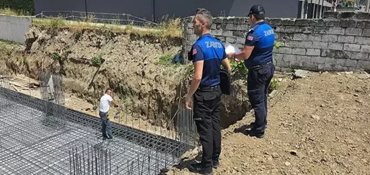 Zabıta ekipleri inşaatlarda faaliyetleri durdurdu