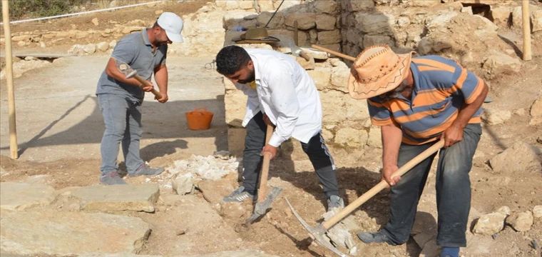 1500 yıllık kilise kalıntısında yapılan kazılarda denizyıldızı fosili bulundu