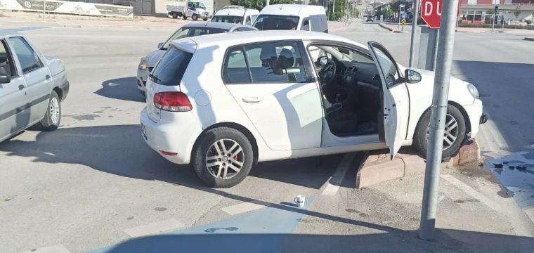 Abdülhamit Caddesi’nde korkutan kaza