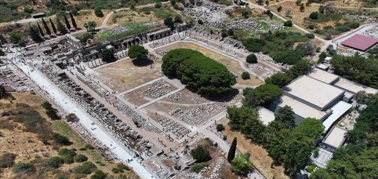 Efes Antik Kenti'nin Koressos Kapısı gün yüzüne çıkarılacak