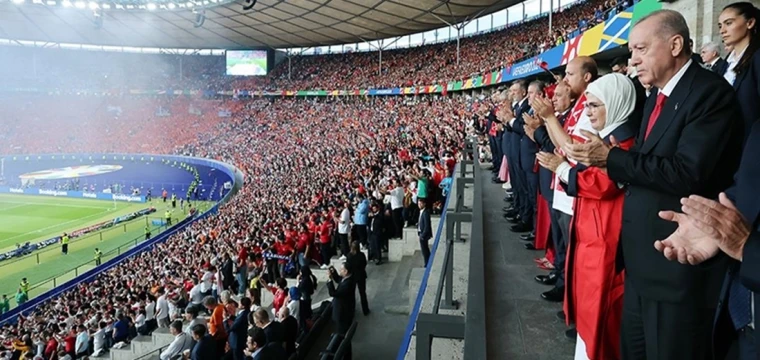 Emine Erdoğan mili takım futbolcularını tebrik etti