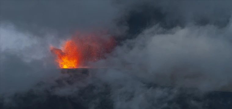 Etna Yanardağı kül ve lav püskürtmeye devam ediyor