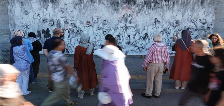 Filistin'de yaşanan acılar Üsküdar'daki dev tabloya resmedildi