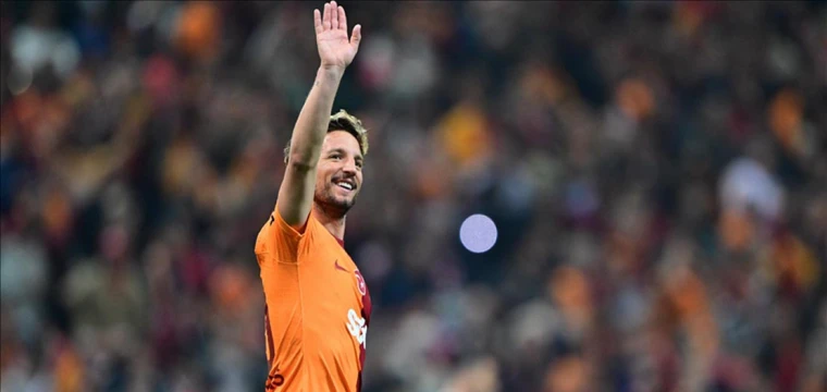 Galatasaray, Mertens ile sözleşme uzattı!