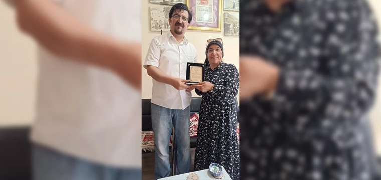 Gönül Gözü Derneği’nden Akdoğan’a plaket