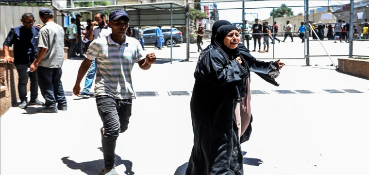 İsrail'in Gazze Şeridi'nin çeşitli bölgelerine düzenlediği saldırılarda çok sayıda kişi öldü ve yaralandı