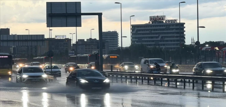 İstanbul için sağanak geçişleri uyarısı