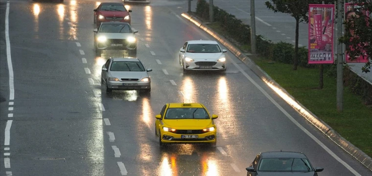 İstanbul'da sağanak etkili oluyor