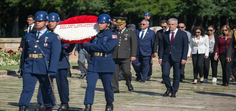 KKTC Büyükelçisi Korukoğlu Anıtkabir'de