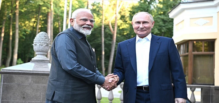 Putin ile Modi, Moskova'da bir araya geldi