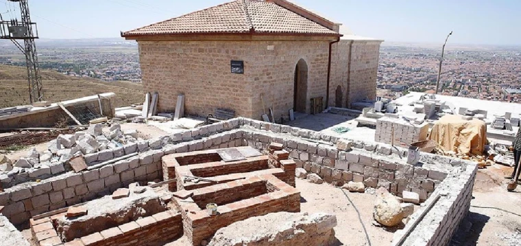 Selçuklu dönemine ait mezarlar bulundu