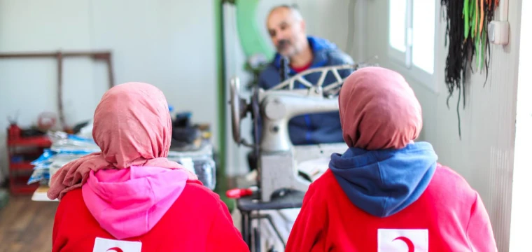 Türk Kızılay’dan depremzede esnafa destek