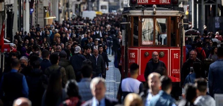 Türkiye'nin kadın nüfusu erkekleri geçecek