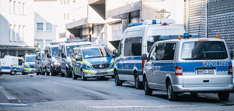 Almanya'da bıçaklı saldırı şüphelisi tutuklandı