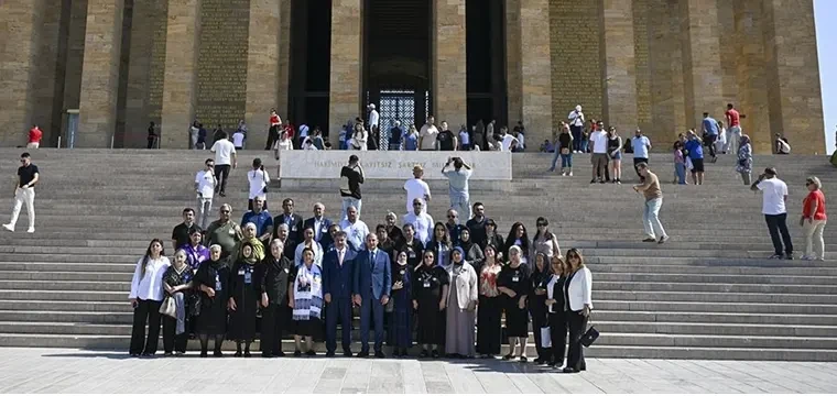 Azerbaycan'dan 30 şehit ailesi Anıtkabir'de