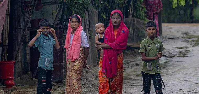 Bangladeş'ten Arakanlılara destek sürecek