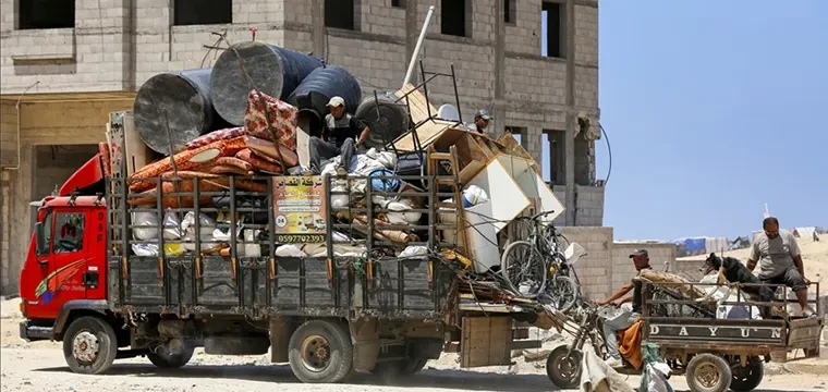 Batı Şeria'da 14 Filistinli aile yerinden edildi