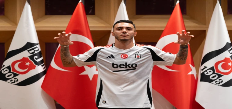 Beşiktaş, Emirhan Topçu’yu transfer etti