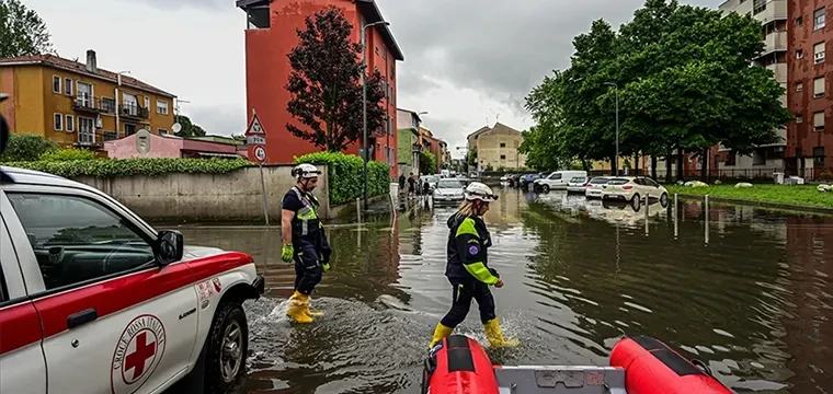 İtalya'da selde 2 kişi kayboldu