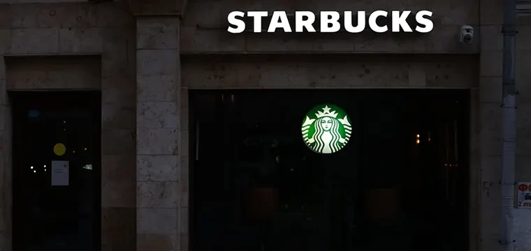 Starbucks CEO’su uçak tepkisi