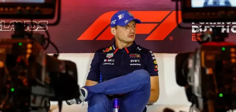 Verstappen: Telsiz yayını durdurun