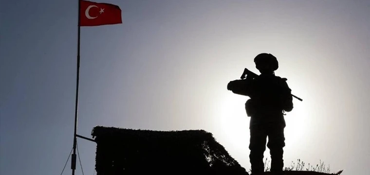 Yunanistan'a geçmeye çalışan 8 terörist yakalandı