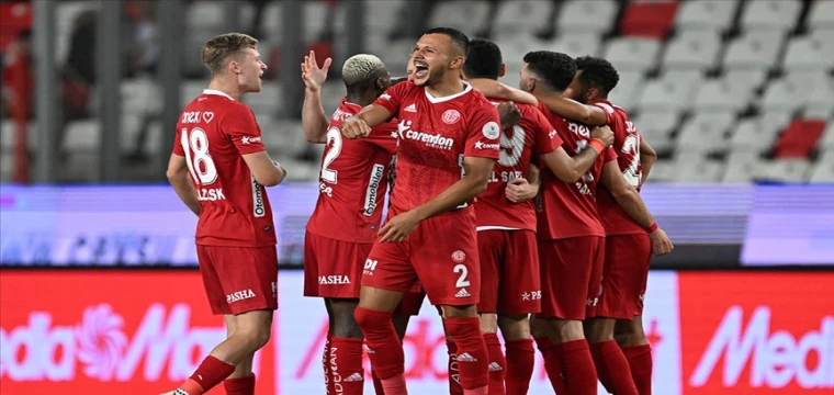 Antalyaspor, Adana Demirspor'u 2-1 yendi