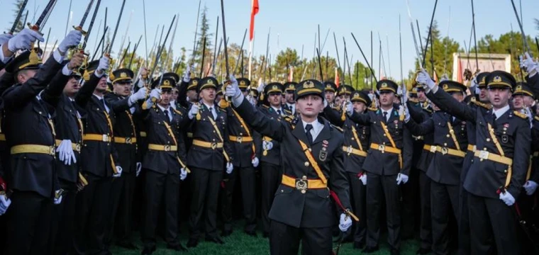 Askeri mezuniyette neler yaşandı? Bakanlıktan açıklama geldi