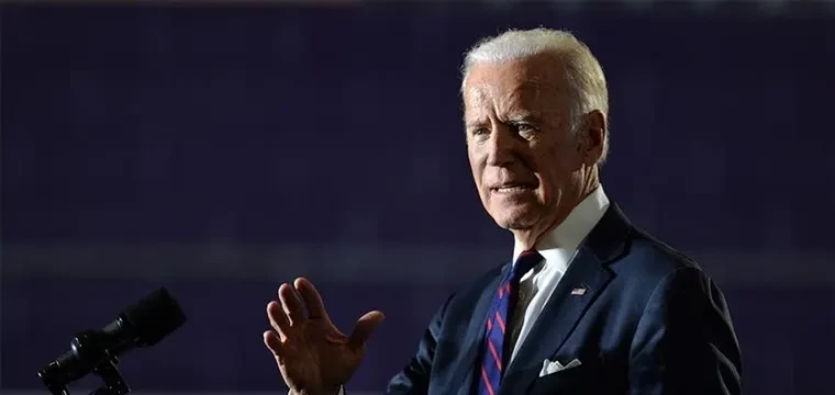 Biden, 'Trump 2024' şapkası taktı