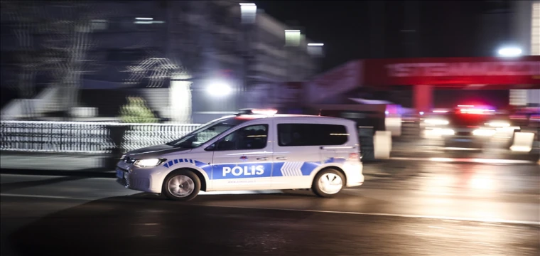 Bir kişiyi darbederek yaraladığı iddia edilen 2 şüpheli tutuklandı