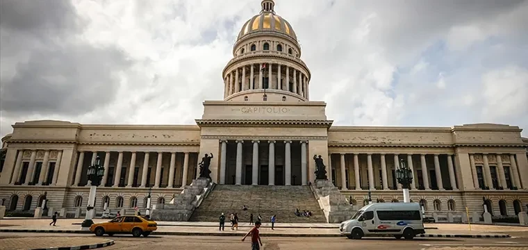 Eski liderler, Küba'nın listesinden çıkarılmasını istedi