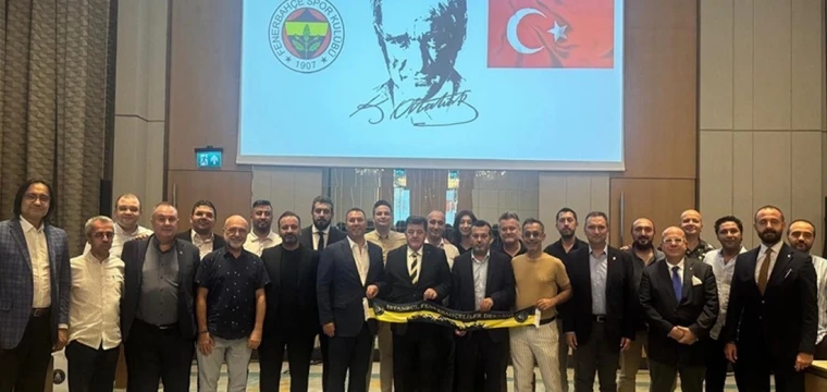 Fenerbahçeliler Derneği, gazetecilerle yemekte buluştu