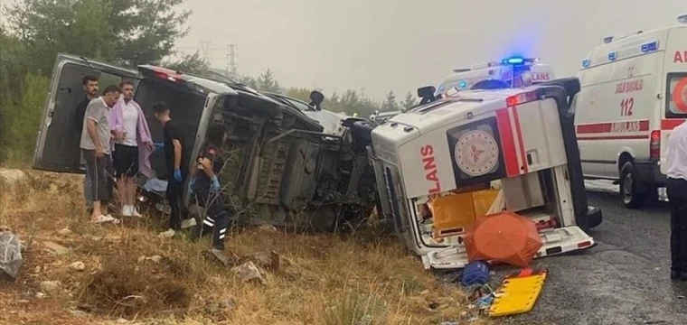 İki trafik kazasında 1 kişi öldü, 14 kişi yaralandı