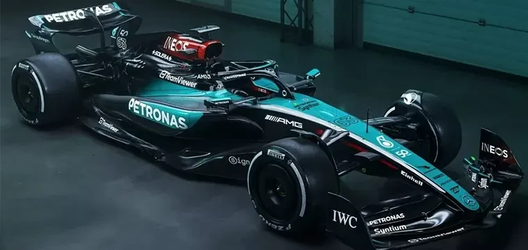 Mercedes, Petronas'ın 50. yılını özel tasarımla kutluyor