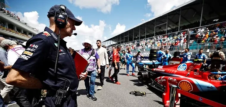 Newey, Ferrari ve diğer takımların ilgisini değerlendirdi