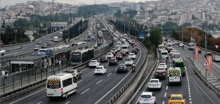 Okulların açılması trafiği etkiledi