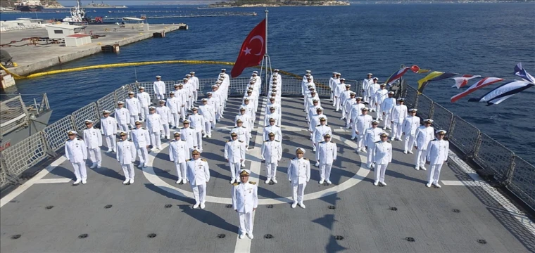 TCG Yıldırım firkateyni Yunanistan'a liman ziyareti gerçekleştirdi