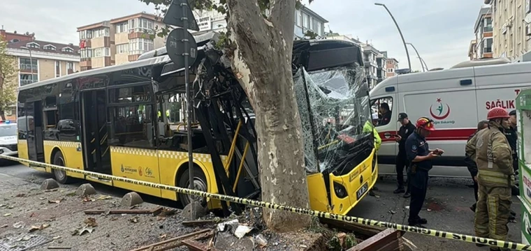 Ağaca çarpan İETT otobüsündeki 7 kişi yaralandı