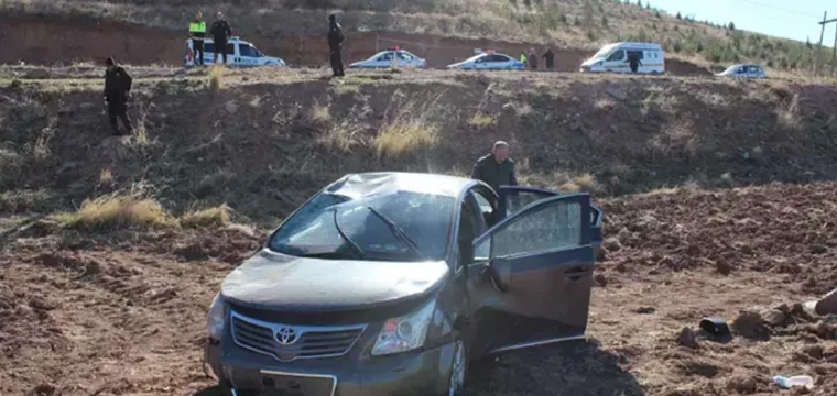 Aksaray'da otomobil, şarampole girdi; 5 yaralı