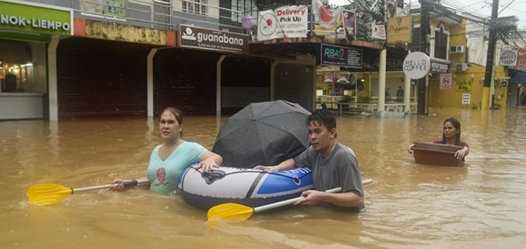 Filipinler'de şiddetli yağışlar sel getirdi