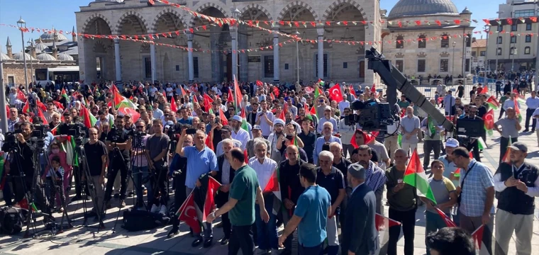 Konya’da binler sokaklara döküldü