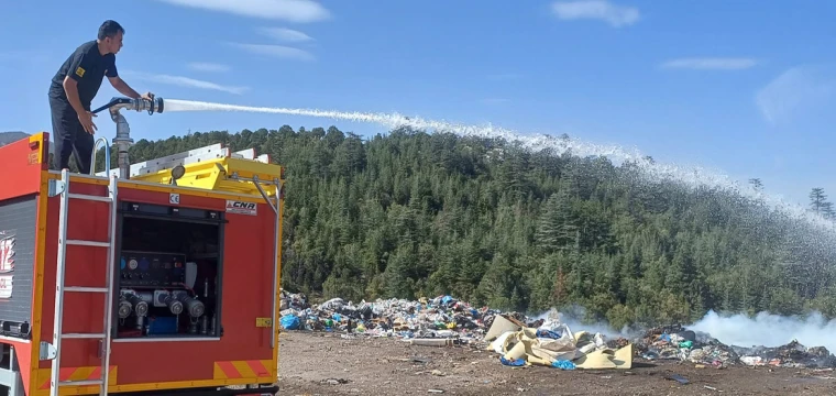 Konya'da çöp toplama merkezinde korkutan yangın!