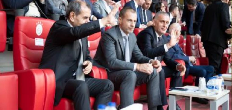 TFF Başkanı, Galatasaray - Elfsborg Maçını İzledi