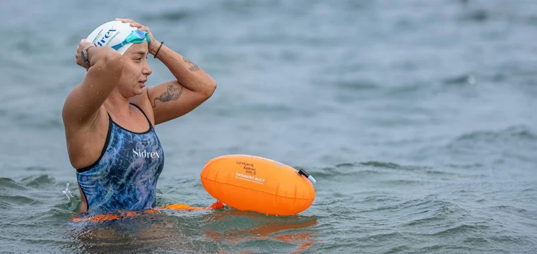 Ultra maraton yüzücüsü Bengisu Avcı, Molokai Kanalı geçti