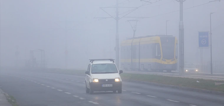 Bosna Hersek'te hava kirliliği nedeniyle görüş mesafesi azaldı