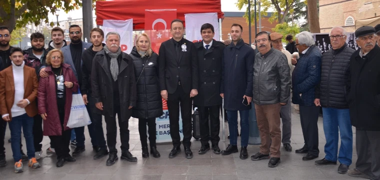 CHP Meram, 10 Kasım'da lokma dağıttı