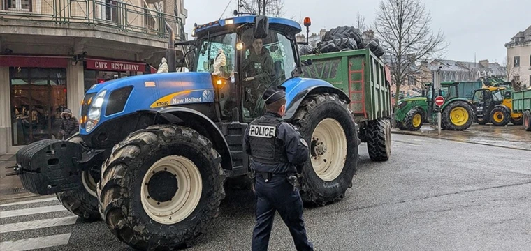 Fransa'da çiftçiler, Bordeaux Limanı'na erişimi engelledi