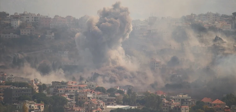 İsrail, Lübnan'ın güneyindeki çok sayıda kasabaya hava saldırısı düzenledi