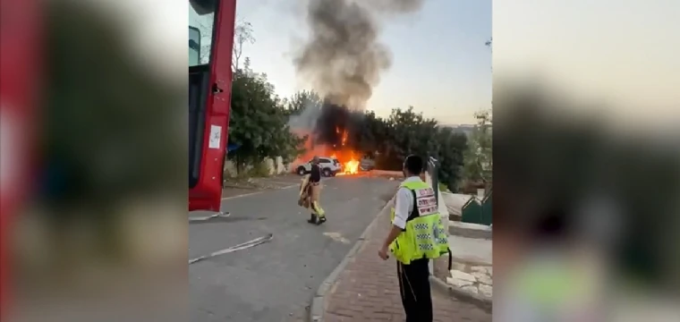 İsrail'in füze parçaları Kudüs'te yangına yol açtı