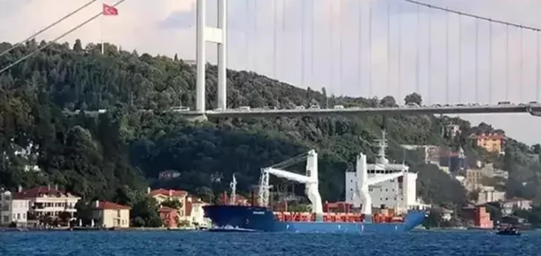 İstanbul Boğazı gemi trafiğine kapatıldı